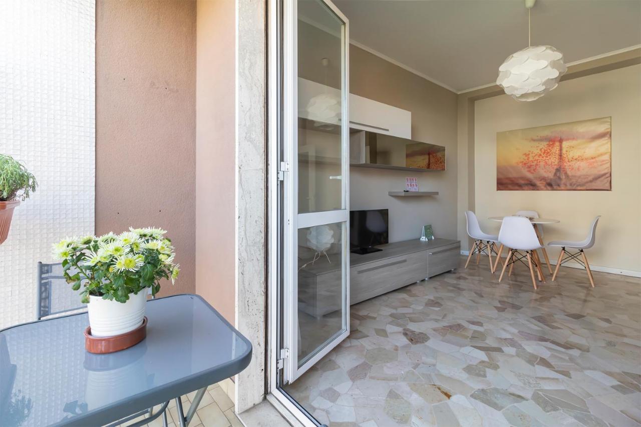 Altido Trendy Flat With Balcony, Easy Access To Centre Apartment Mailand