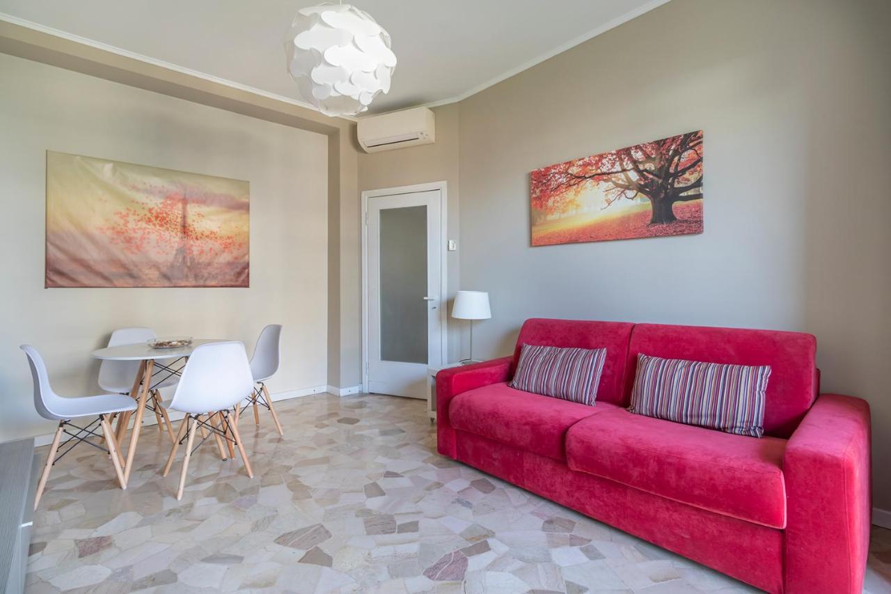 Altido Trendy Flat With Balcony, Easy Access To Centre Apartment